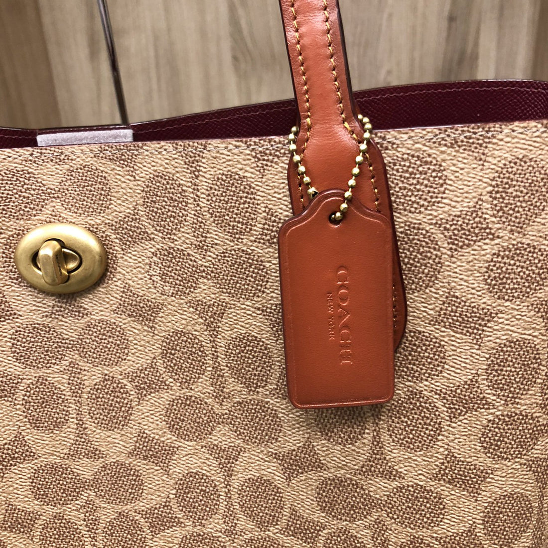 COACH Willow Tote In Signature Canvas C0693-B4NQ4